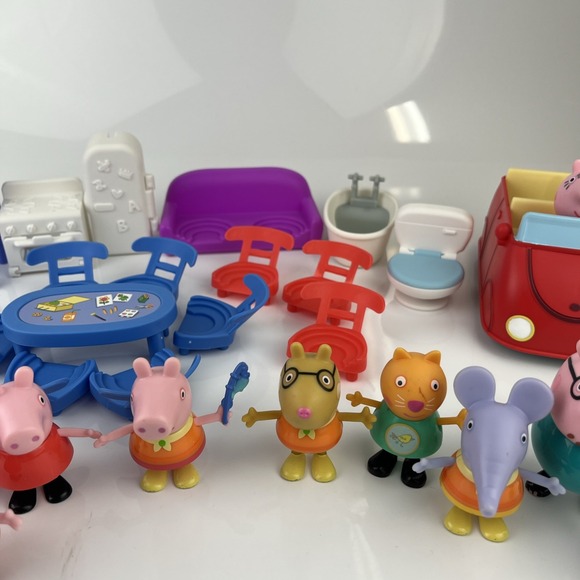Large LOT 36PCS PEPPA PIG and FRIENDS Figures Toys Collection Collectibles - Picture 4 of 5